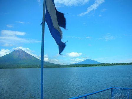 Nicaraguan-flag-lake-and-volcanoes