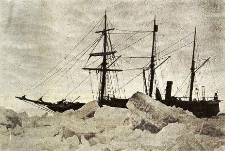 ship-trapped-in-ice