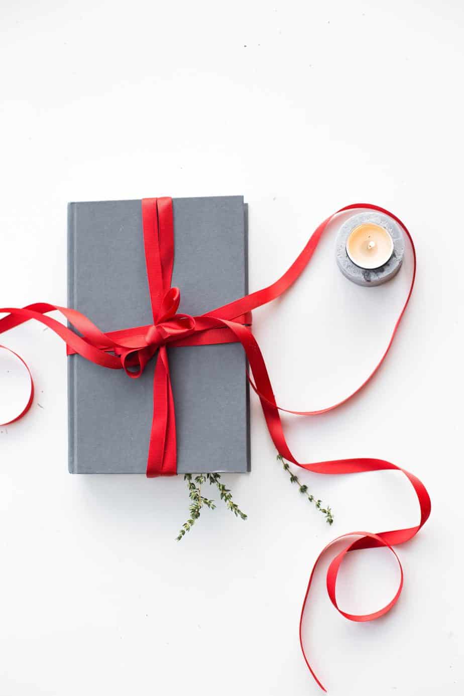 book-with-gift-bow
